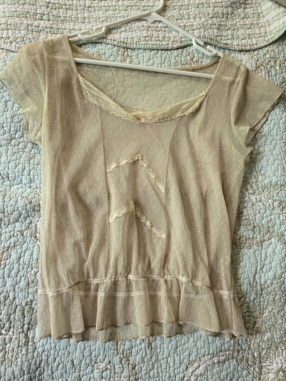 🍰 Sheer Taupe Lace-Trim Cap Sleeve Top M/L - Picture 3 of 11